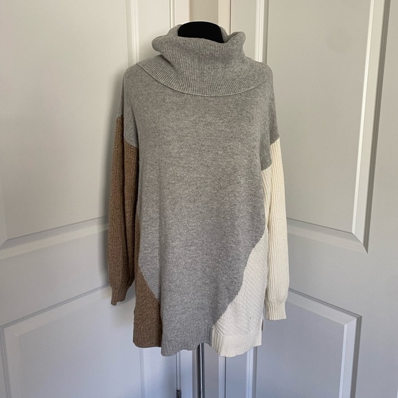 Maurice’s - Turtle Neck Sweater - Size Large - Picture 6 of 6